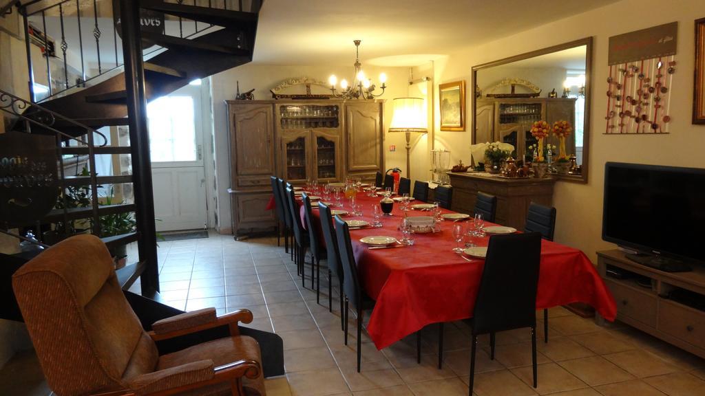 Logis Des Douves Tiffauges Exterior photo